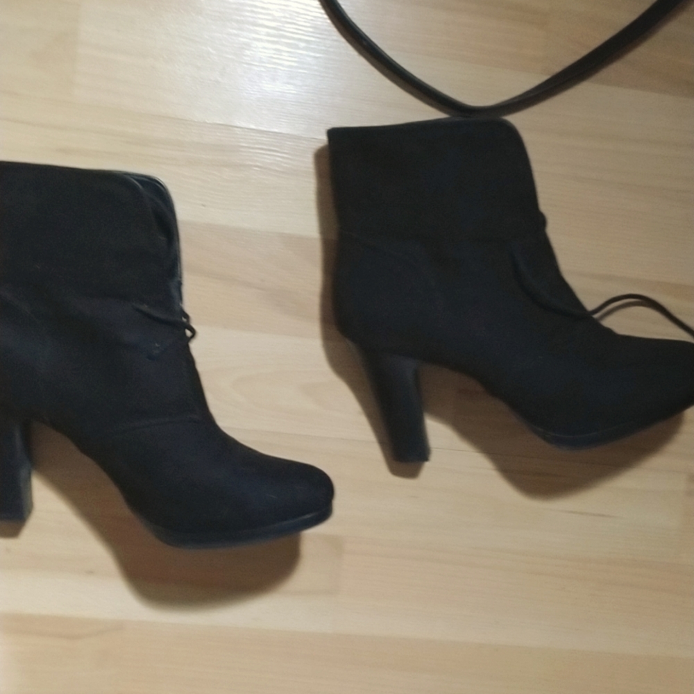 Heels size 8